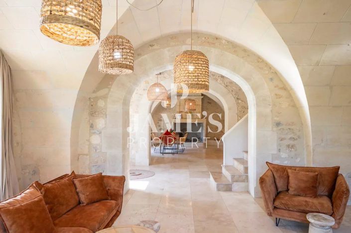 Image No.8-5 Bed House for sale