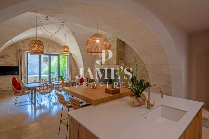 Image No.9-5 Bed House for sale