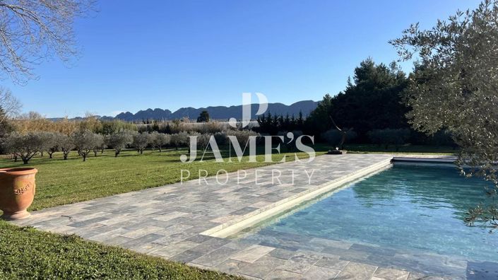 Image No.1-9 Bed House for sale