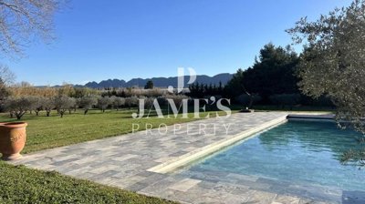 9 Bed House for sale