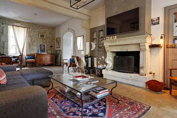 Image No.5-9 Bed House for sale