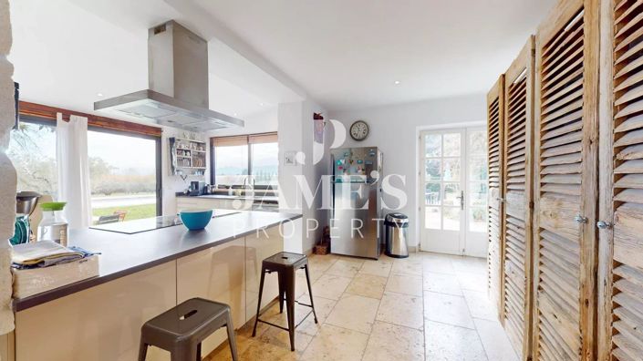 Image No.8-9 Bed House for sale