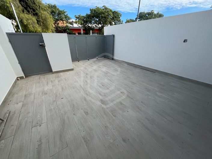 Image No.18-2 Bed House for sale