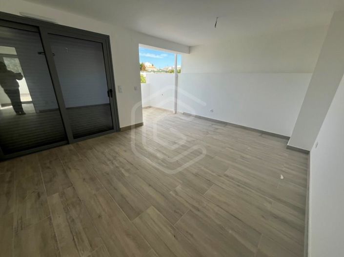 Image No.3-2 Bed House for sale