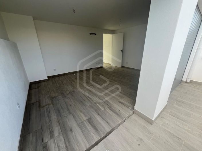 Image No.7-2 Bed House for sale