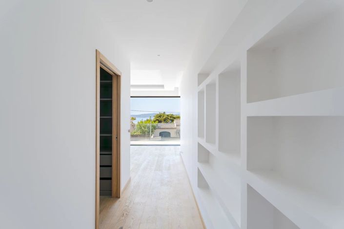 Image No.8-4 Bed House for sale