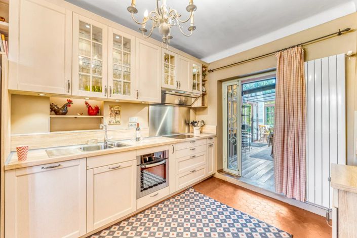 Image No.14-8 Bed House for sale