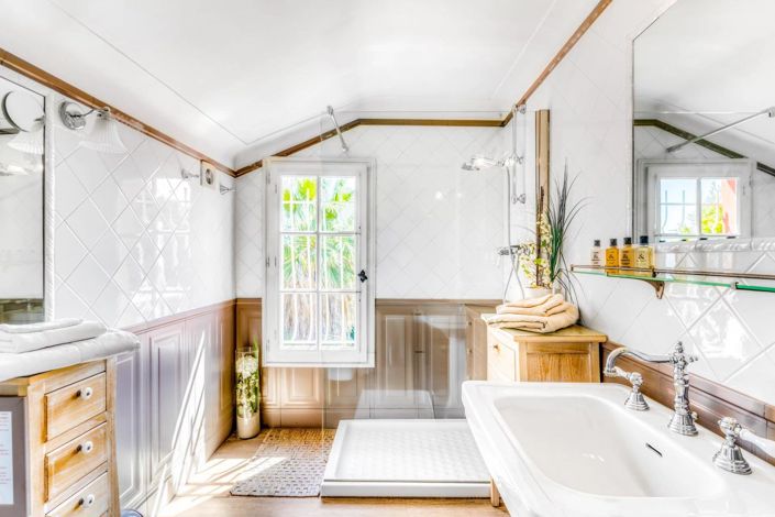 Image No.19-8 Bed House for sale