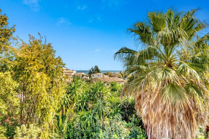 Image No.22-8 Bed House for sale