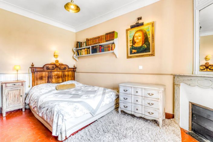 Image No.25-8 Bed House for sale