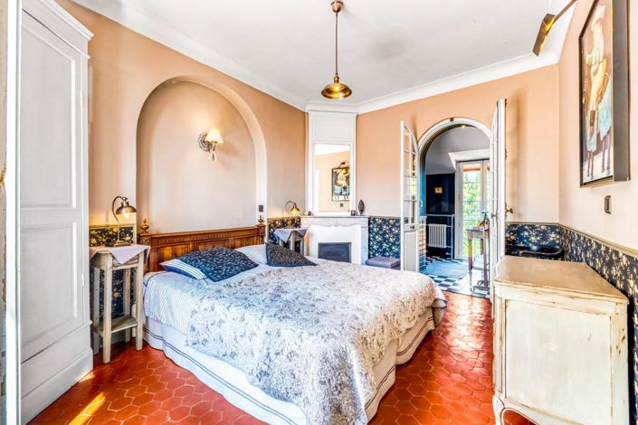 Image No.27-8 Bed House for sale