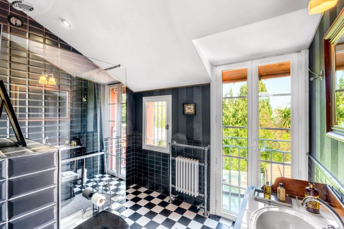 Image No.28-8 Bed House for sale