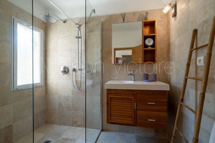 Image No.24-4 Bed House for sale