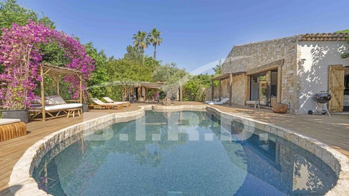 Image No.3-5 Bed House for sale