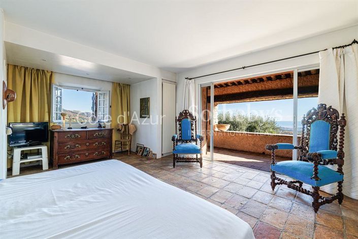 Image No.15-7 Bed Property for sale