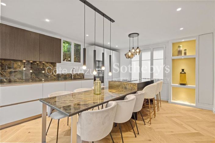 Image No.2-4 Bed Property for sale