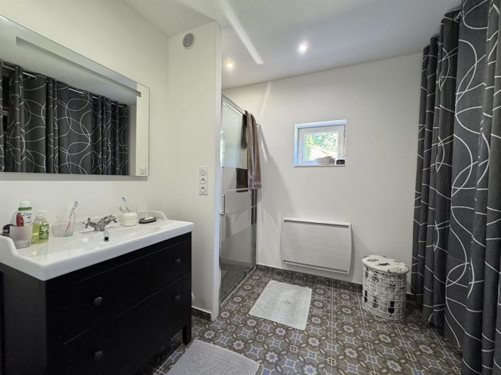 Image No.12-4 Bed House for sale