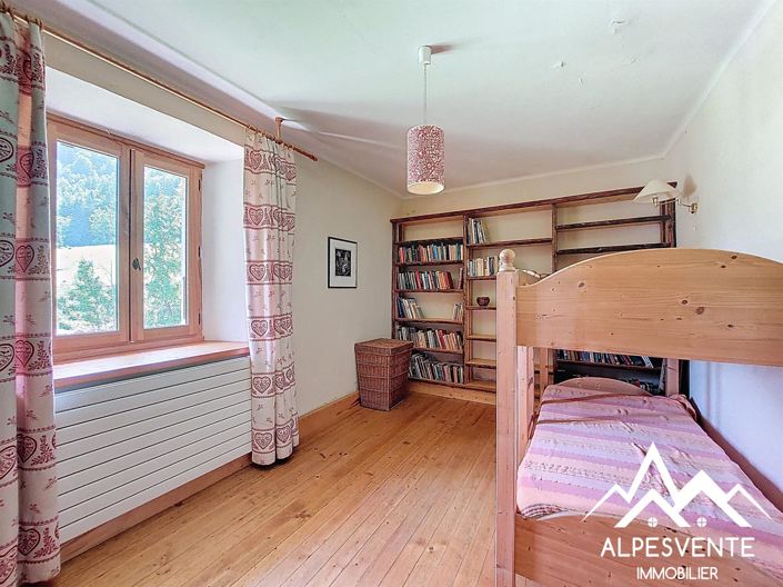 Image No.11-7 Bed House for sale