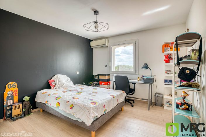 Image No.12-5 Bed House for sale