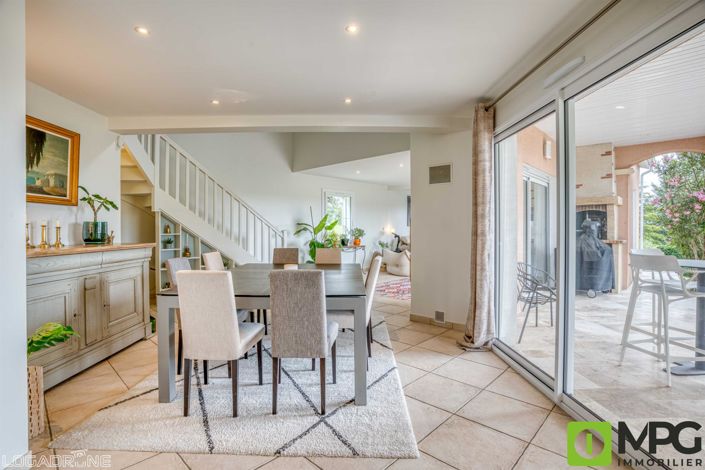 Image No.7-5 Bed House for sale