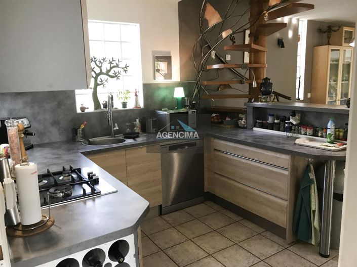 Image No.5-4 Bed House for sale