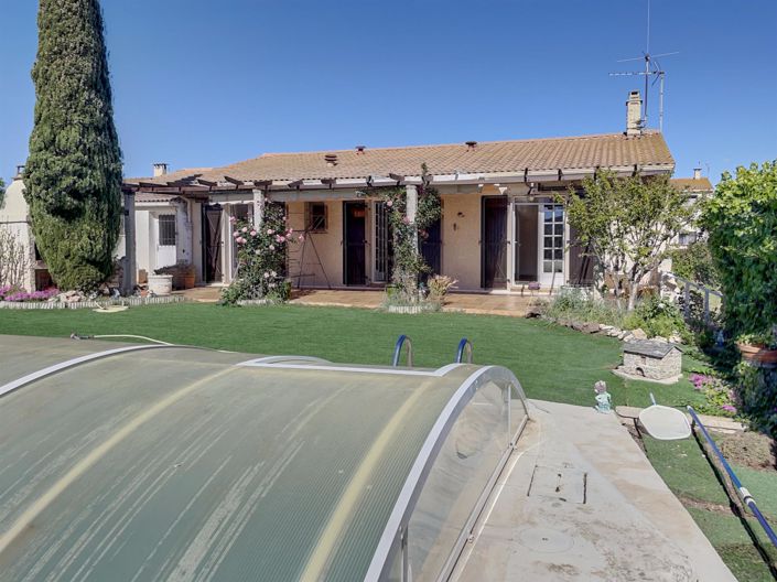 Image No.1-4 Bed House for sale