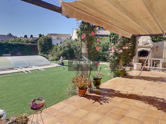 Image No.1-4 Bed House for sale