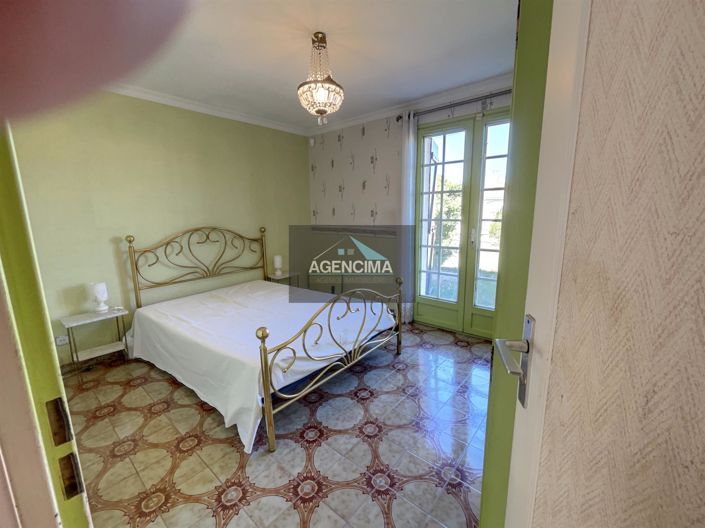 Image No.10-4 Bed House for sale