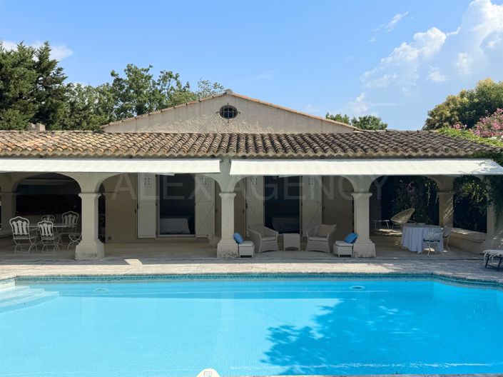 Image No.1-4 Bed House for sale