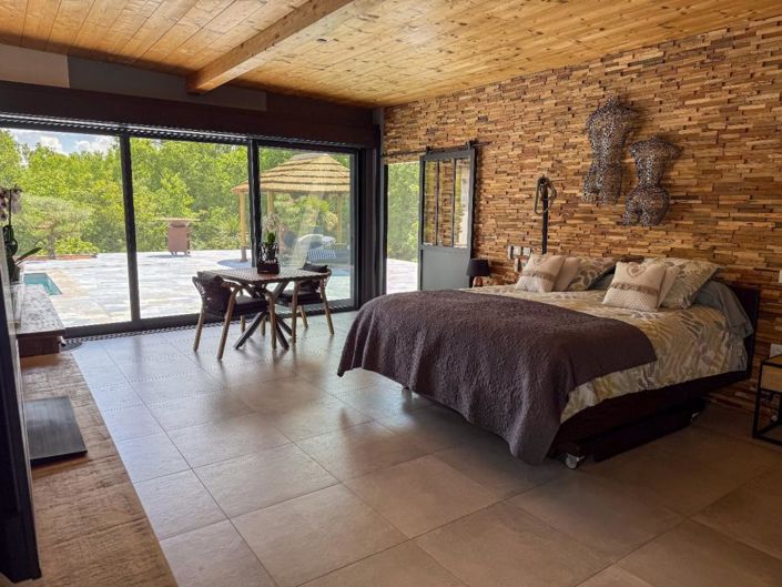 Image No.8-4 Bed House for sale