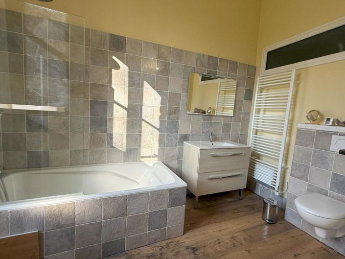 Image No.17-5 Bed House for sale