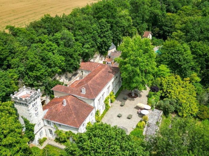 Image No.14-10 Bed Property for sale