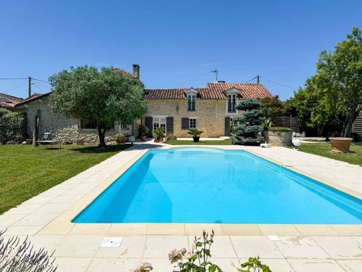 Image No.1-4 Bed House for sale