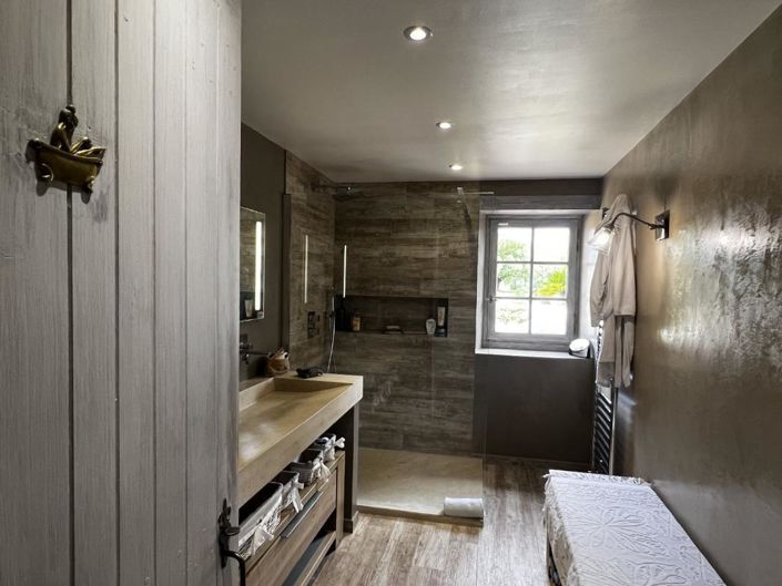 Image No.12-4 Bed House for sale