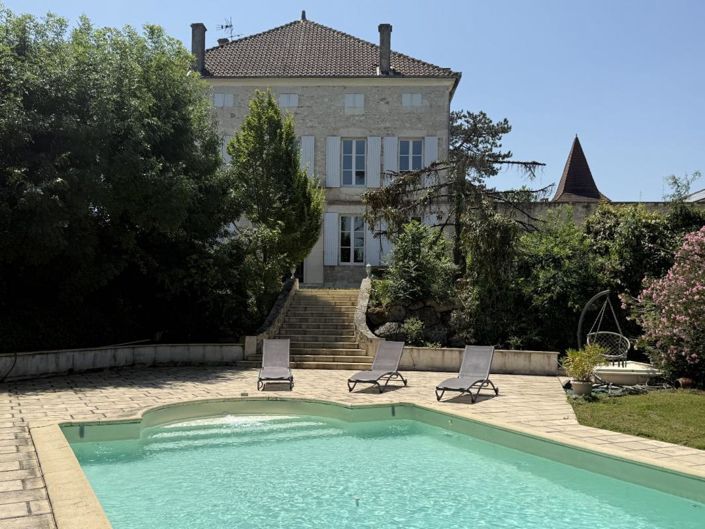 Image No.1-4 Bed House for sale
