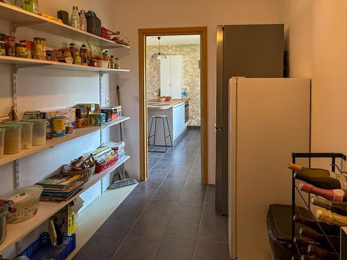 Image No.10-3 Bed House for sale