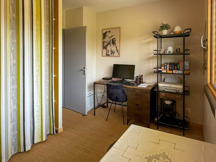 Image No.11-3 Bed House for sale