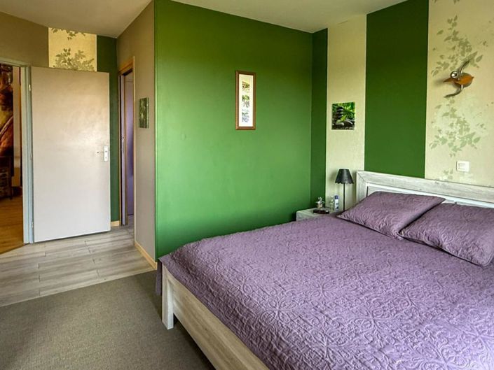 Image No.17-3 Bed House for sale