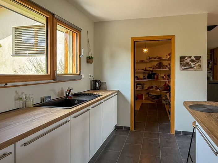 Image No.9-3 Bed House for sale