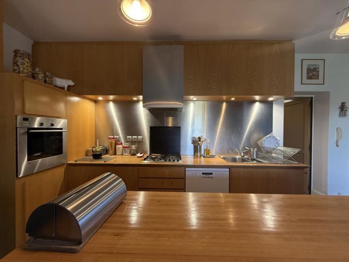 Image No.12-4 Bed House for sale