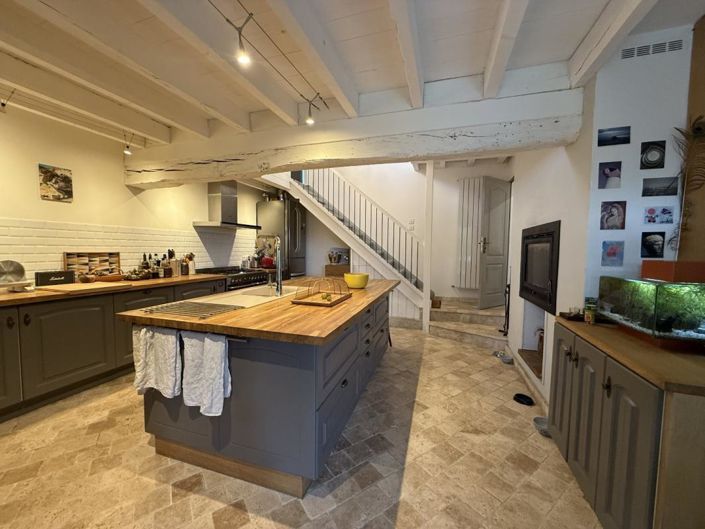 Image No.7-9 Bed House for sale