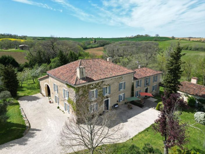 Image No.1-6 Bed House for sale