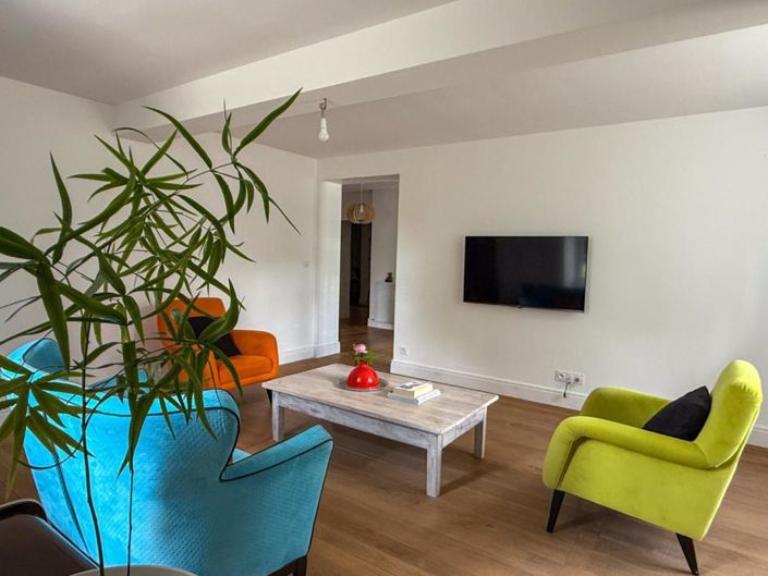 Image No.8-6 Bed House for sale