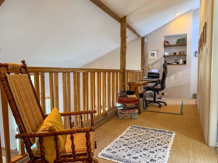 Image No.12-6 Bed House for sale