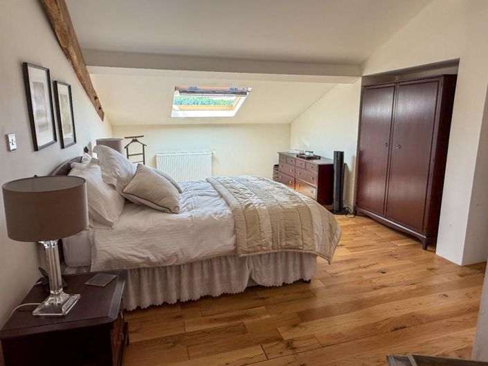 Image No.17-6 Bed House for sale