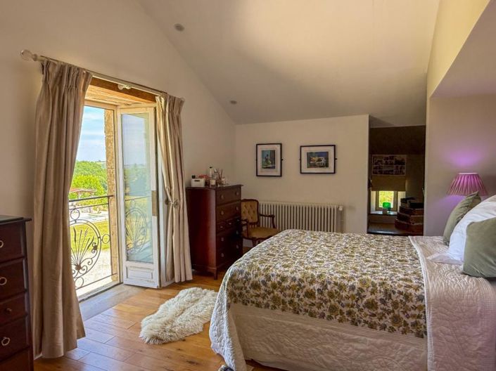 Image No.20-6 Bed House for sale