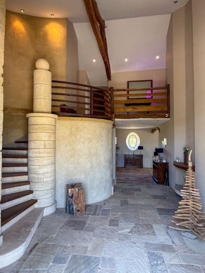 Image No.3-6 Bed House for sale