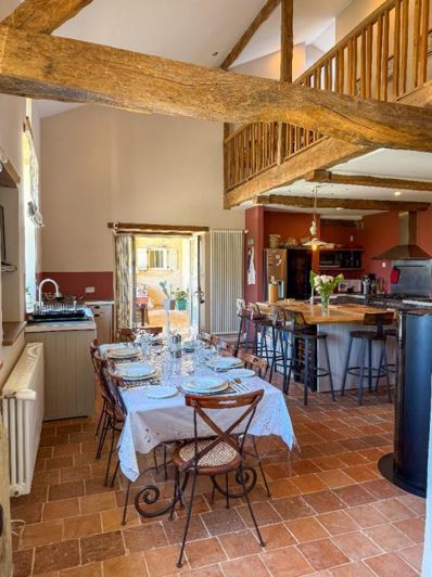 Image No.9-6 Bed House for sale