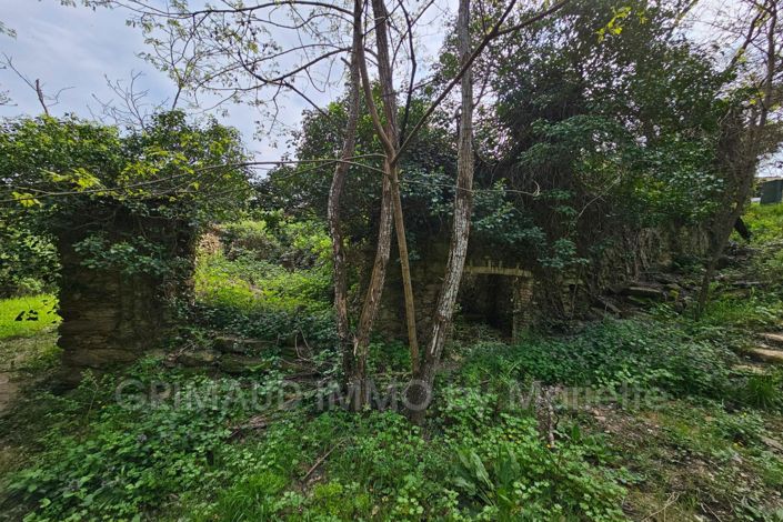 Image No.8-3 Bed House for sale