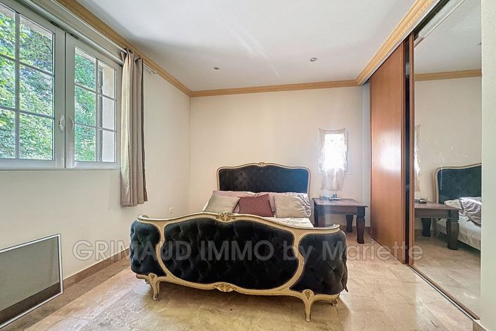 Image No.12-4 Bed House for sale